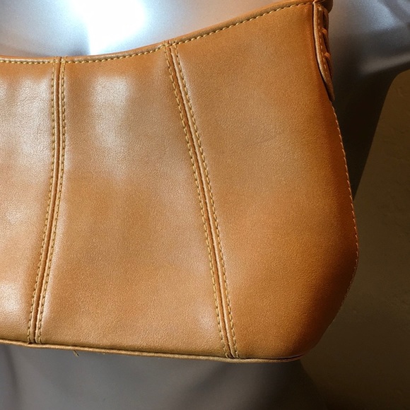 Small handbag. Great details. - Picture 3 of 10